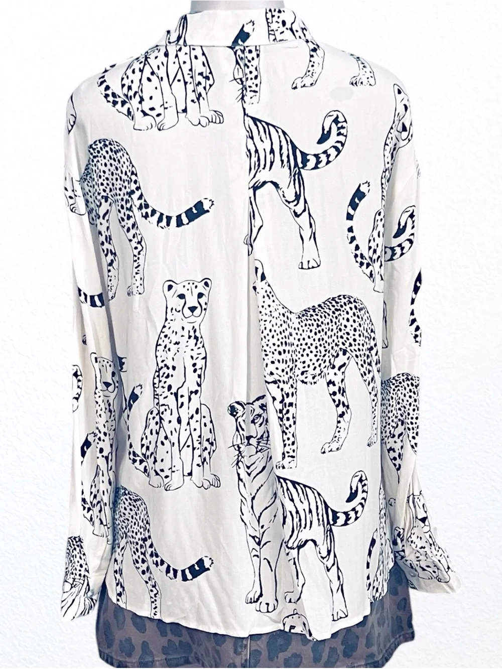 Big Cat Jungle Cat Graphic Print Button Down Shirt White + Black SZ M - Picture 7 of 10